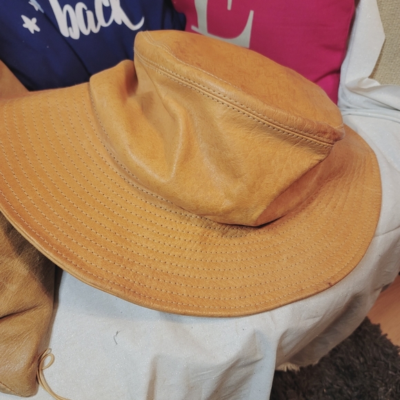 Tracy Watts New York Hat - Picture 6 of 11